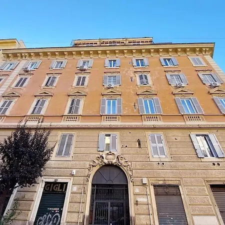 Vatican Luxury Apartmán *