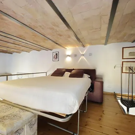 Vatican Luxury Apartmán *